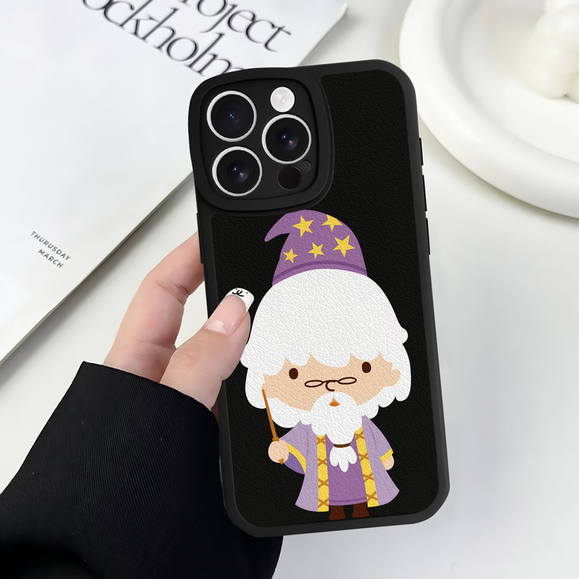 （画像用） Harry Potter ハリー・ポッターシリーズ 【iPhone 16シリーズ対応】シリコンスマホケース（レザー調） 材質：シリコン